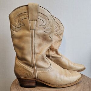 Women's sz 8 Light Tan Western Boots